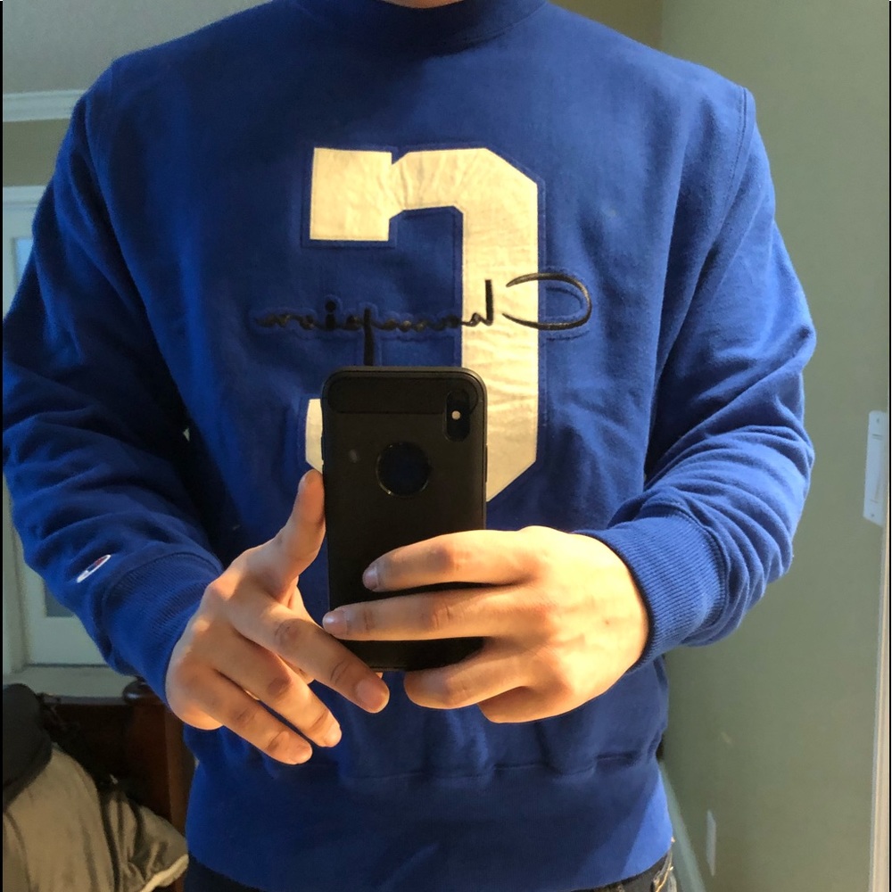Champions long sleeve crew neck size medium
